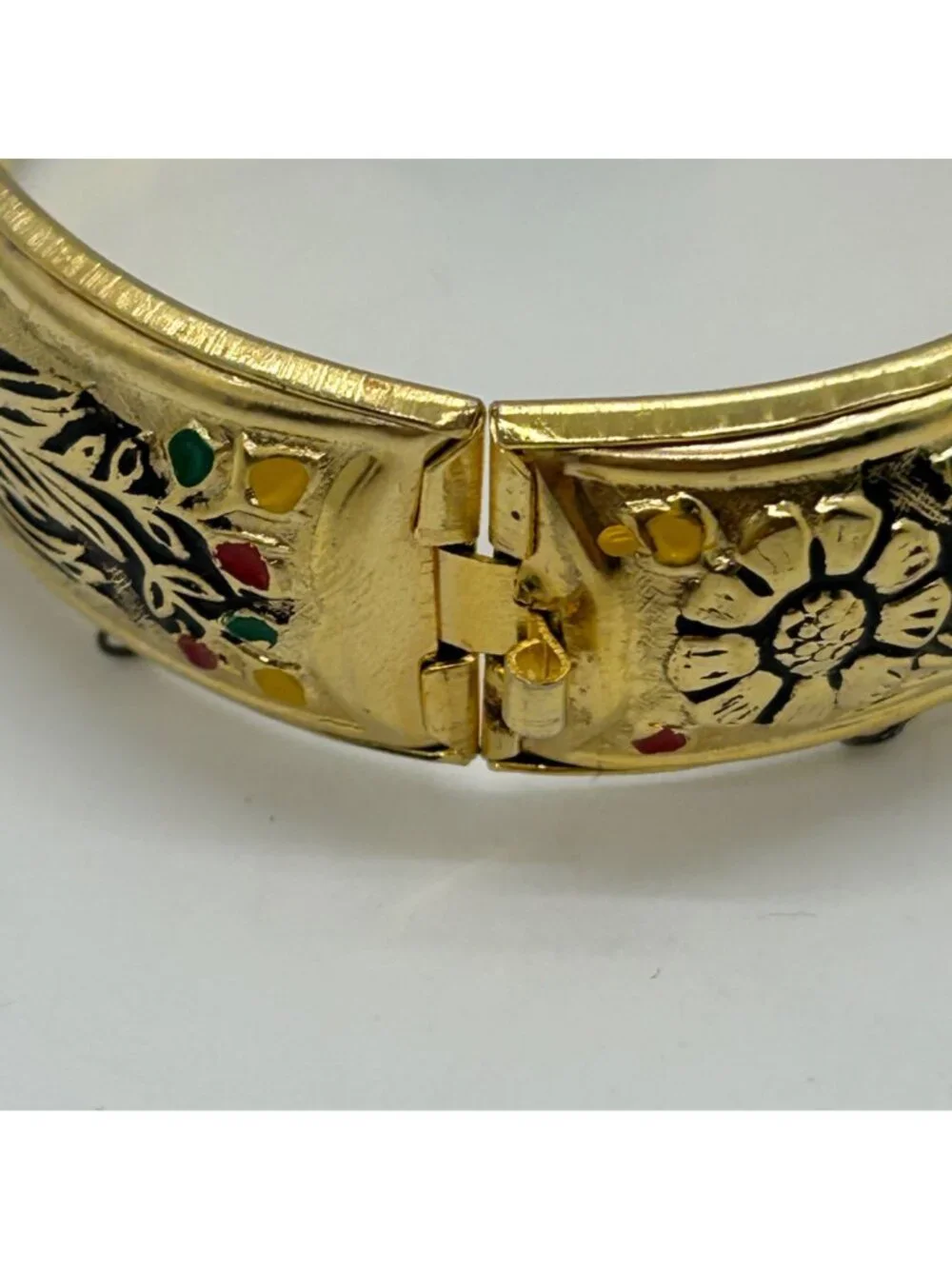 Vintage Gold Tone Floral Hinged Bangle Bracelet Enamel Detailing Embossed READ